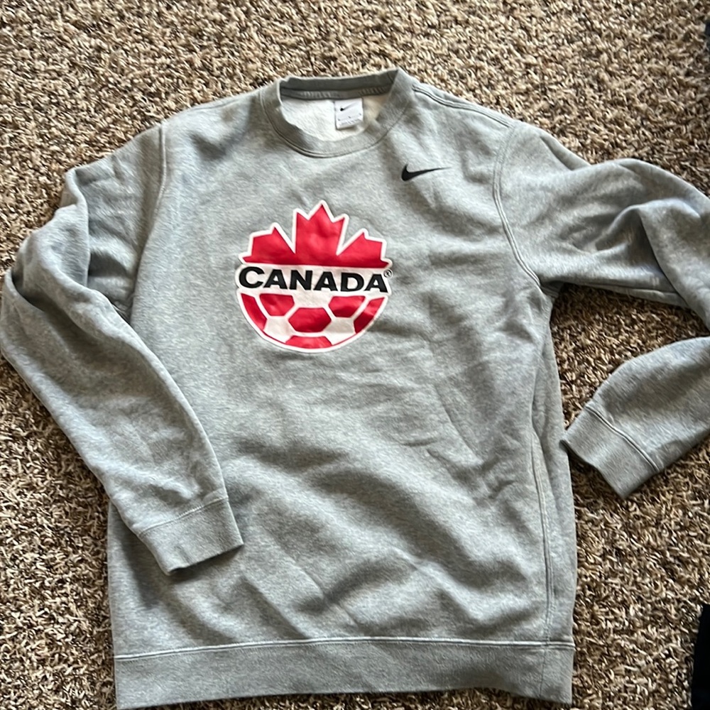 Nike sweatshirt 🇨🇦